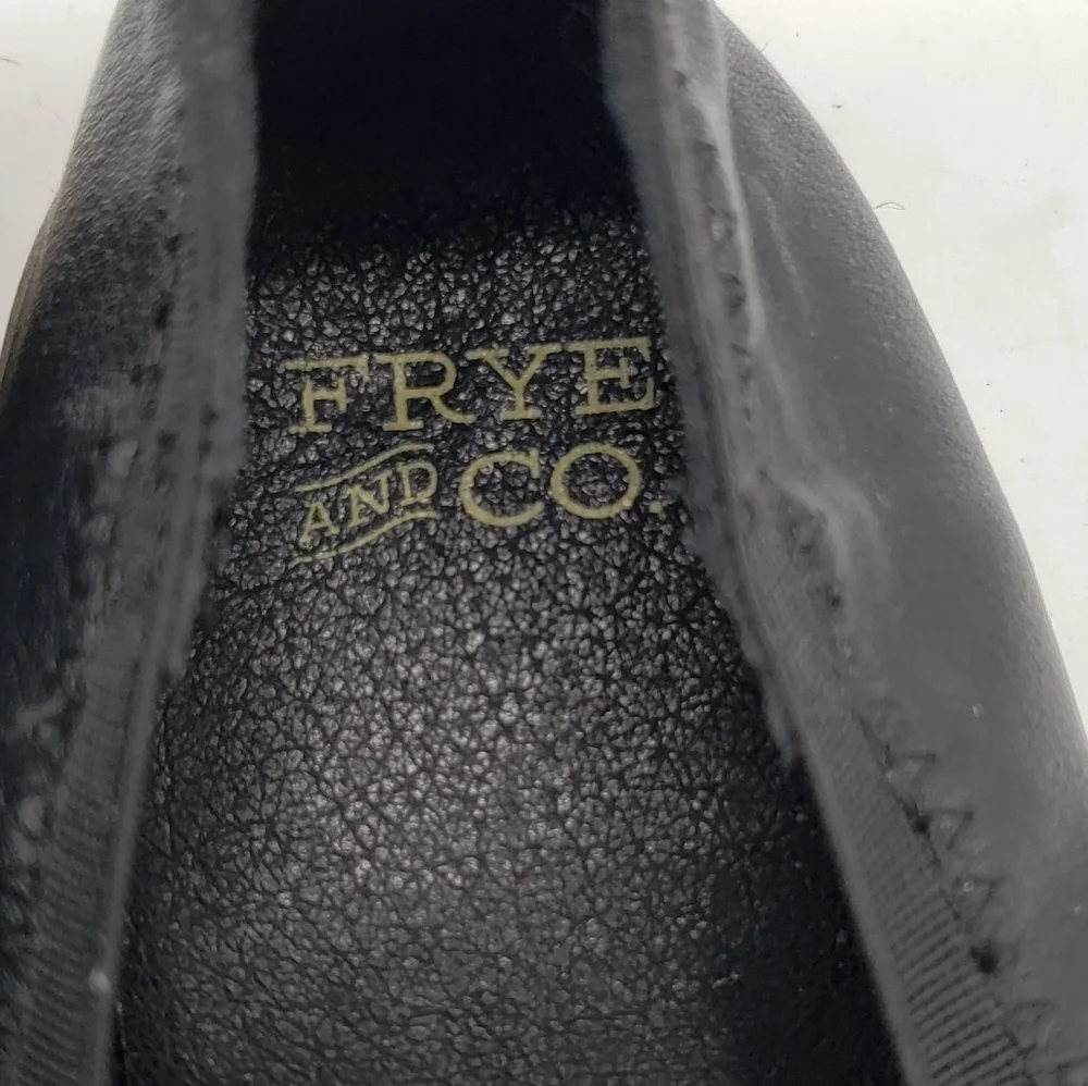 Frye and Co. espadrille flats Women US 7 Black faux leather cream raffia trim
